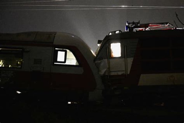 
A father-of-ten, Gama Mohamed Warsame, 59, died after falling between two trains 
