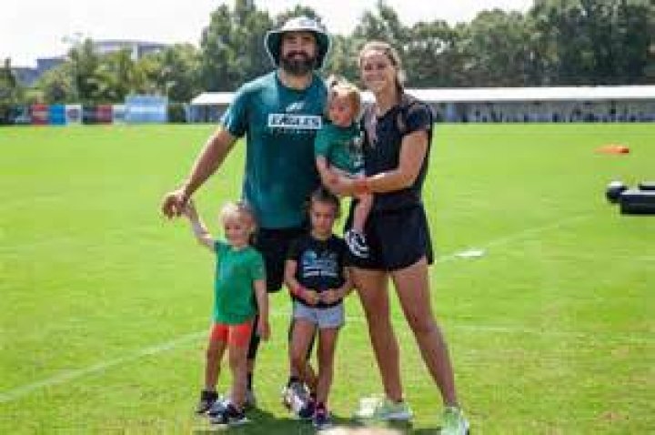 
Adam Seiko Parents and Inside Family Background 