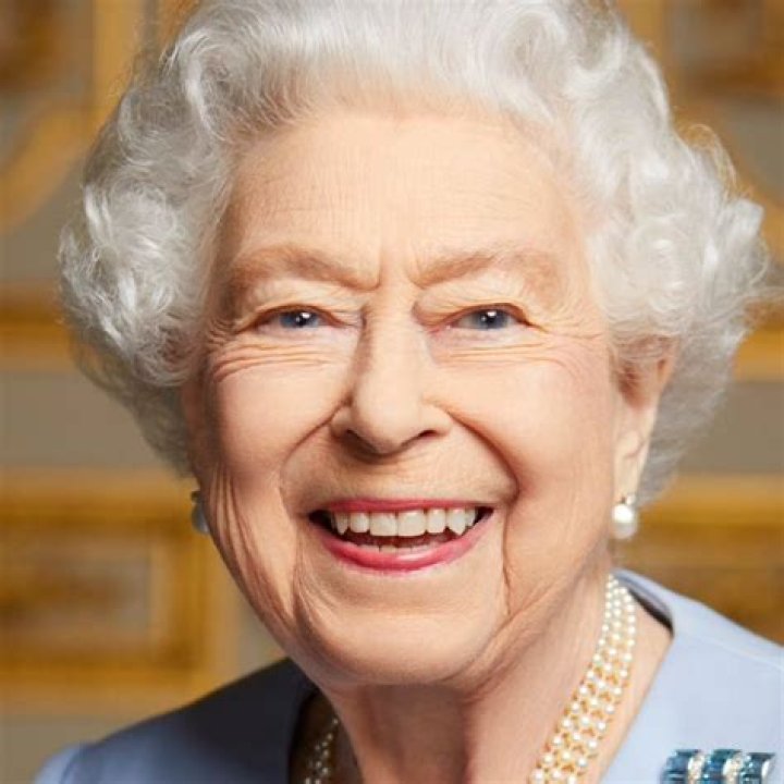 
Australian Doctor Talks Queen Elizabeth II’s Legacy And ‘Honor’ Of Being Invited To Her Funeral 
