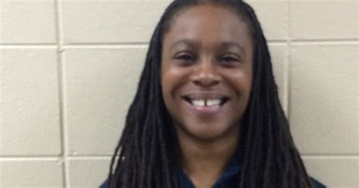 Dan Ryan car accident: 38-year-old high school principal Rosia Mitchell killed in expressway crash