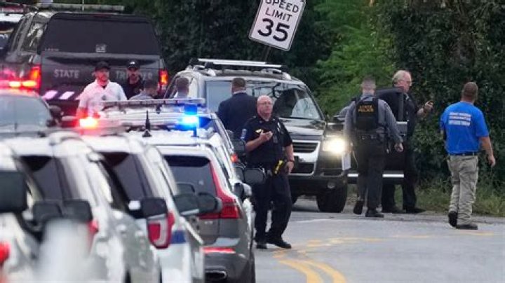 
Deptford police shooting: Officer shot in the leg, on Doman Drive, Gloucester County in New Jersey 