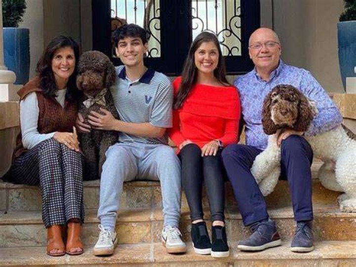 Does Lia Thomas Still Have A Girlfriend? Swimmer Parents And Family Status