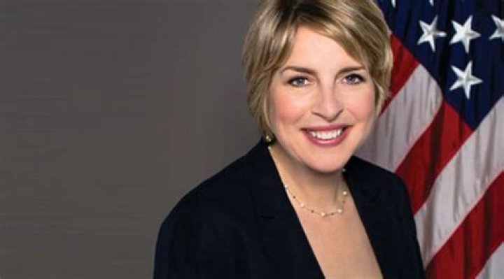 
Elizabeth Moore Aubin Height, Weight, Net Worth, Age, Birthday, Wikipedia, Who, Nationality, Biography 