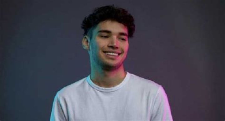 
Is Adinross In A Relationship With Pamibaby? Here’s What We Know 