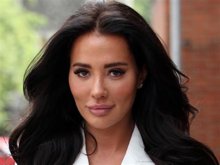 
Is Yazmin Oukhellou Dead From An Accident? Fans Are Worried About The ‘Towie’ Star 