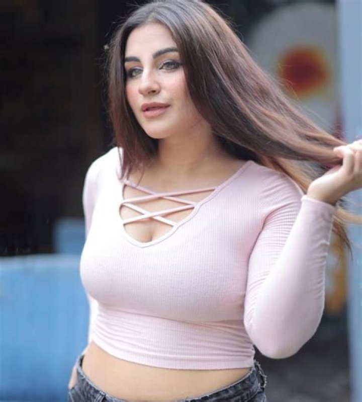 
Isha Khurana Height, Weight, Net Worth, Age, Birthday, Wikipedia, Who, Instagram, Biography 