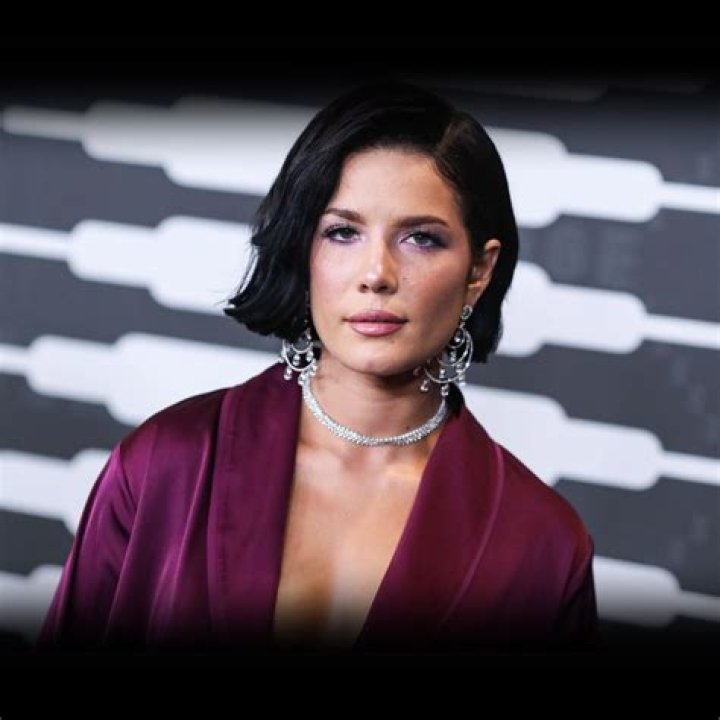 Kim Halsey Age, Birthday, Wikipedia, Who, Nationality, Biography