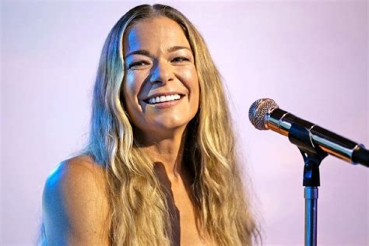 
LeAnn Rimes Reschedules Concerts Due to Vocal Cord Bleed: ‘Doctor’s Orders!’ 