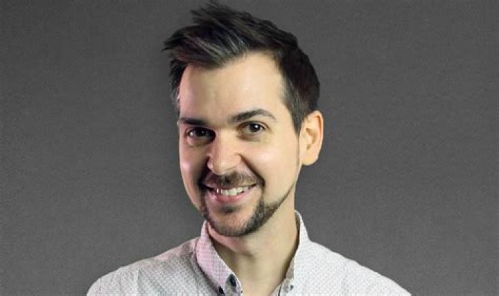 Lewis Brindley Height, Weight, Net Worth, Age, Birthday, Wikipedia, Who, Instagram, Biography