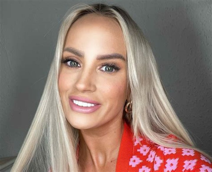 
Niamh de Brun Height, Weight, Net Worth, Age, Birthday, Wikipedia, Who, Nationality, Biography 