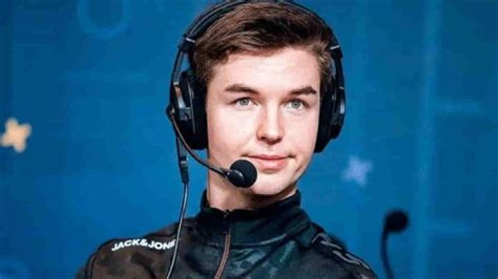 
Nicolai Reedtz – Dev1ce Height, Weight, Net Worth, Age, Birthday, Wikipedia, Who, Nationality, Biography 