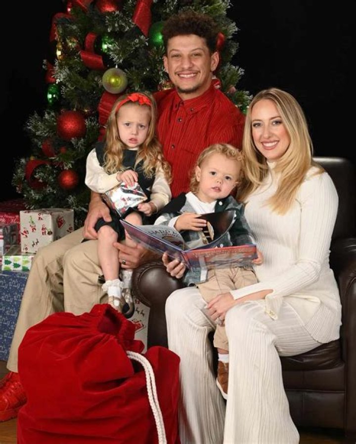 
Patrick and Brittany Mahomes Celebrate Their First Christmas as a Family of Four with Festive Photo 