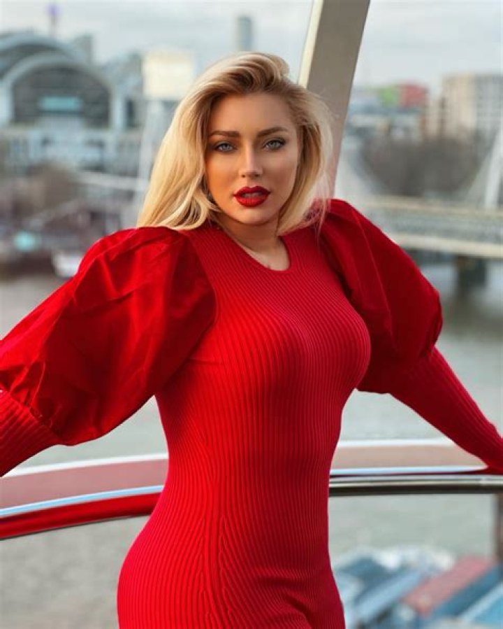 
Vivienlecron Height, Weight, Net Worth, Age, Birthday, Wikipedia, Who, Nationality, Biography 