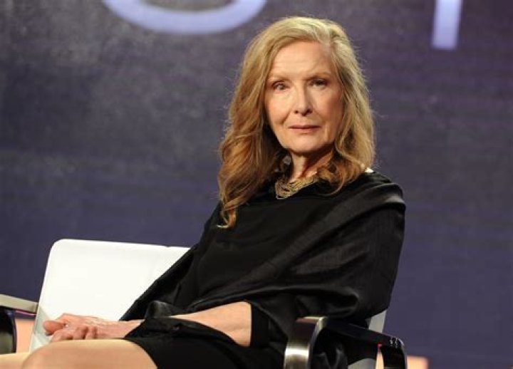What happened to actress Frances Conroy eye? Her Bio: “American Horror Story”, Eye Injury, Net Worth, Married, Car Accident