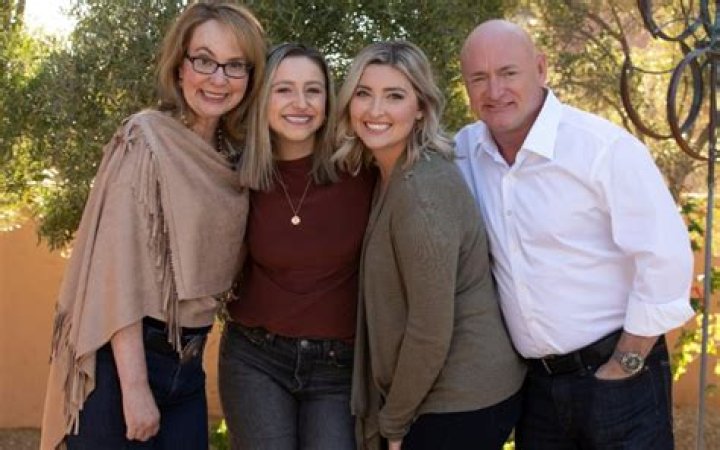 
Who are Gabby Giffordss Parents? Gabby Giffords Biography, Parents Name and More 