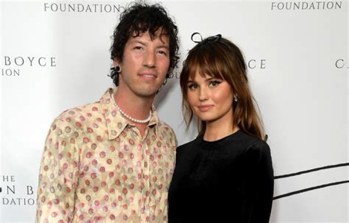 
Who Is Debbie Savarino Husband? 